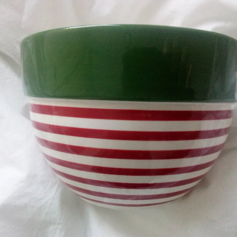 Crate and Barrel Set of 2 Bowls NEW!